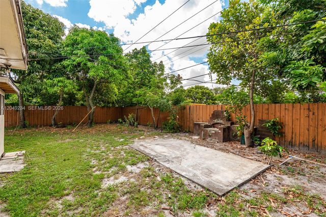 3260 NW 179th St, Miami Gardens, FL 33056