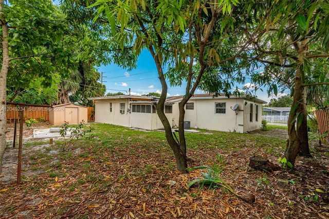 3260 NW 179th St, Miami Gardens, FL 33056