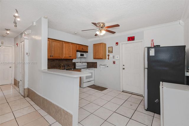 3260 NW 179th St, Miami Gardens, FL 33056