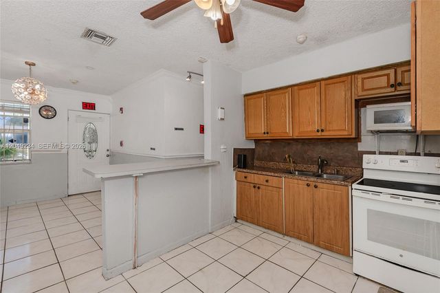 3260 NW 179th St, Miami Gardens, FL 33056