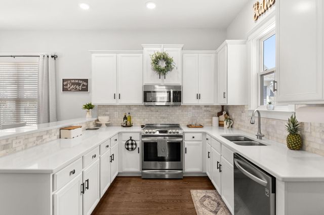 213 Hydrangea Street, Summerville, SC 29483