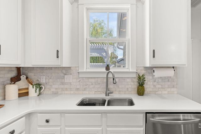 213 Hydrangea Street, Summerville, SC 29483