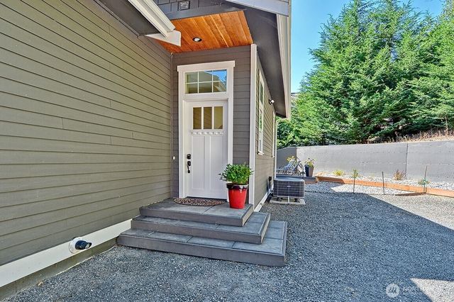 3042 Northshore Road, Bellingham, WA 98226