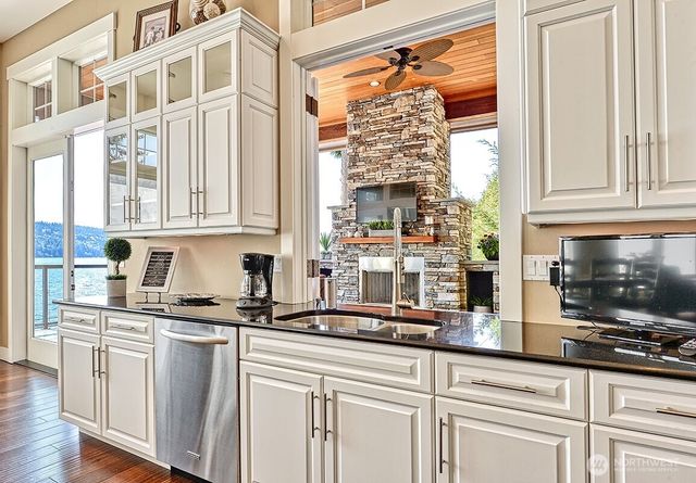 3042 Northshore Road, Bellingham, WA 98226