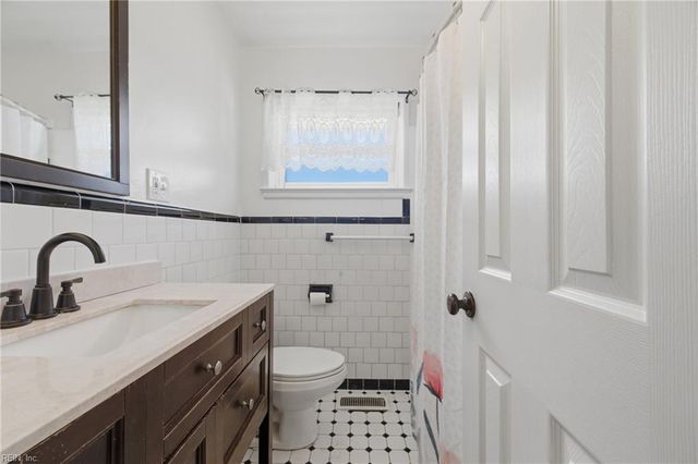 26 Prince William RD, Newport News, VA 23608