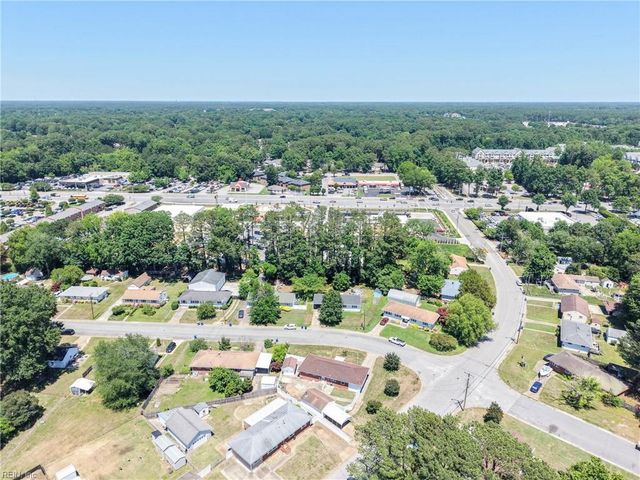 26 Prince William RD, Newport News, VA 23608