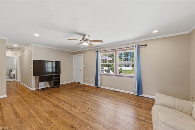 26 Prince William RD, Newport News, VA 23608
