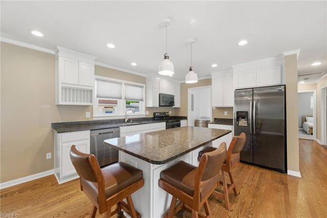 26 Prince William RD, Newport News, VA 23608