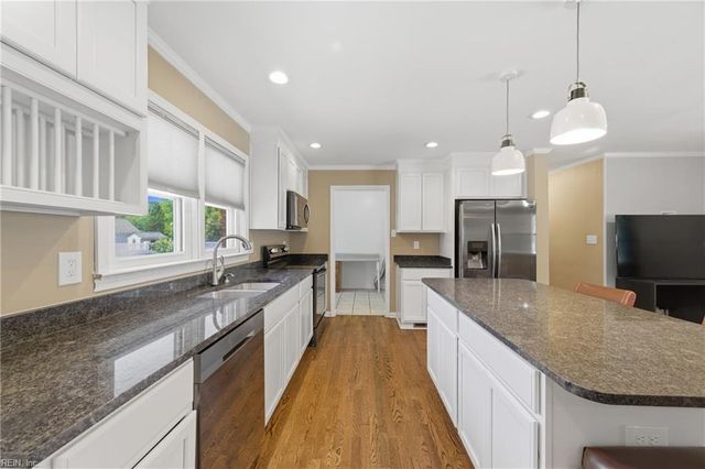 26 Prince William RD, Newport News, VA 23608