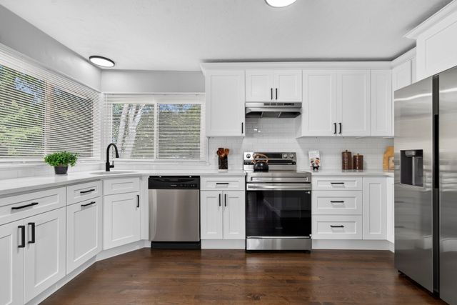 2 Highland Ave, Charlton, MA 01507