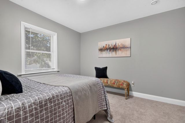 2 Highland Ave, Charlton, MA 01507