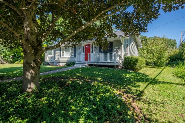 2 Highland Ave, Charlton, MA 01507
