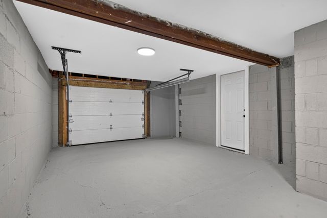 2 Highland Ave, Charlton, MA 01507