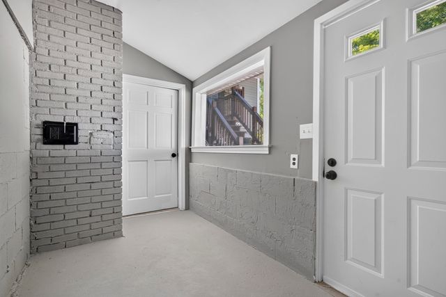 2 Highland Ave, Charlton, MA 01507