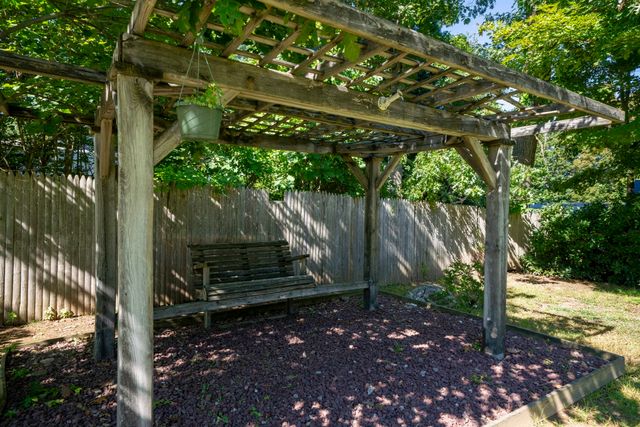 2 Highland Ave, Charlton, MA 01507