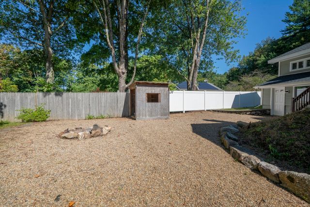 2 Highland Ave, Charlton, MA 01507
