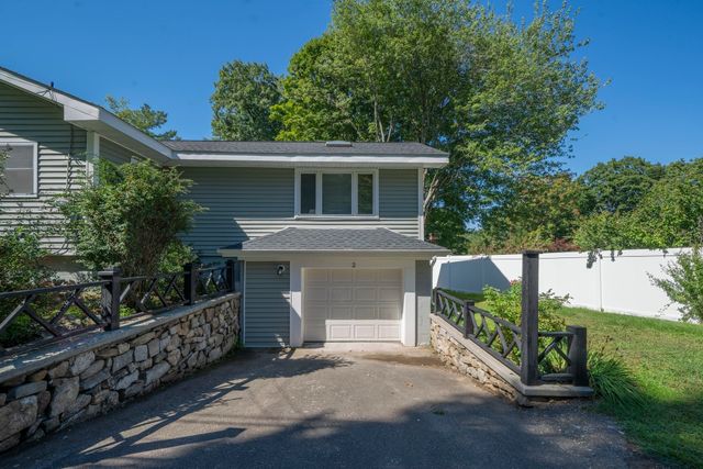 2 Highland Ave, Charlton, MA 01507