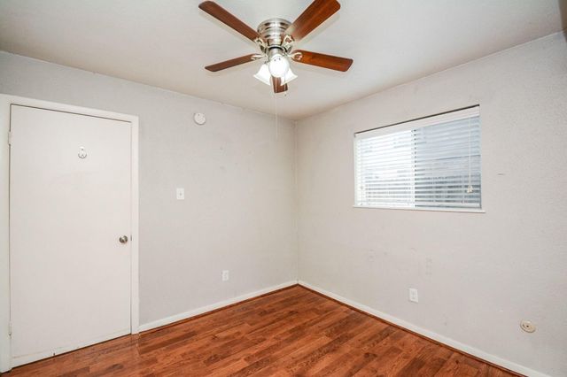 1116 Murrayhill Drive 8, Houston, TX 77043