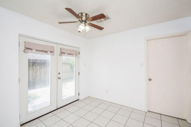 1116 Murrayhill Drive 8, Houston, TX 77043