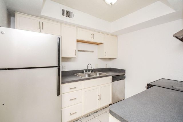 1116 Murrayhill Drive 8, Houston, TX 77043