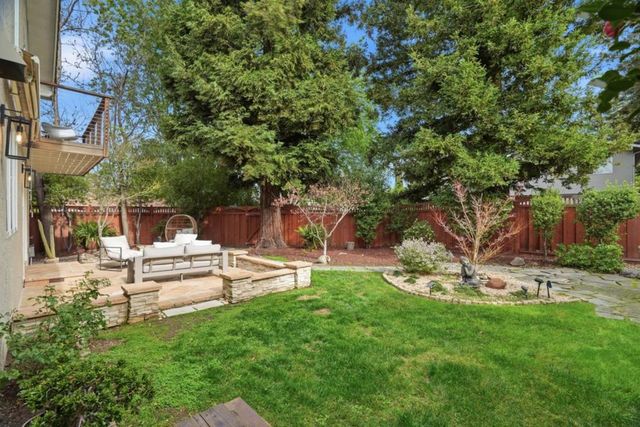 1851 Hull Avenue, Redwood City, CA 94061