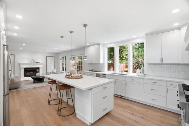 1851 Hull Avenue, Redwood City, CA 94061