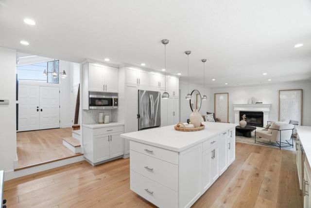 1851 Hull Avenue, Redwood City, CA 94061