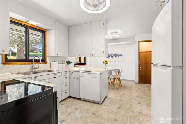 2426 S 142nd Street, Seatac, WA 98168