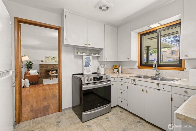2426 S 142nd Street, Seatac, WA 98168