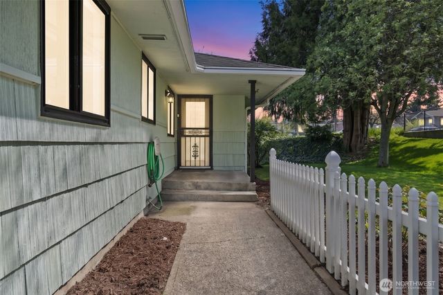 2426 S 142nd Street, Seatac, WA 98168