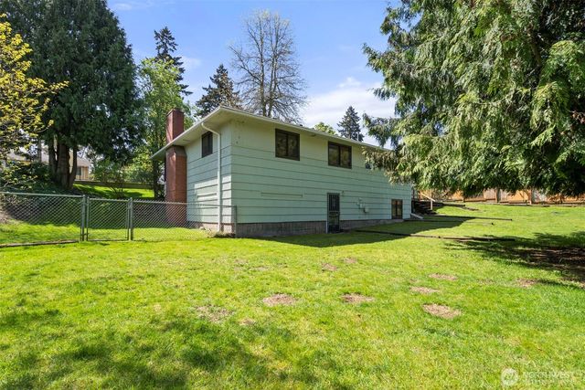 2426 S 142nd Street, Seatac, WA 98168