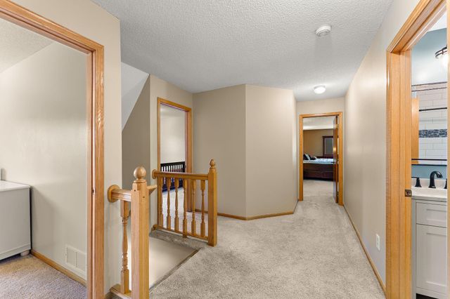1946 Lochaven Alcove, Woodbury, MN 55125