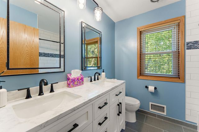 1946 Lochaven Alcove, Woodbury, MN 55125