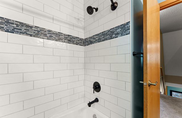 1946 Lochaven Alcove, Woodbury, MN 55125