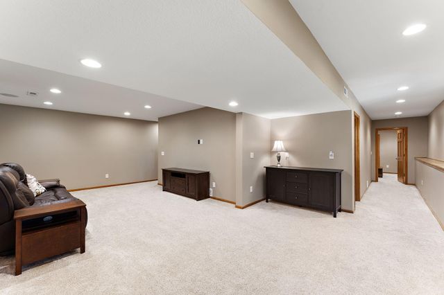 1946 Lochaven Alcove, Woodbury, MN 55125