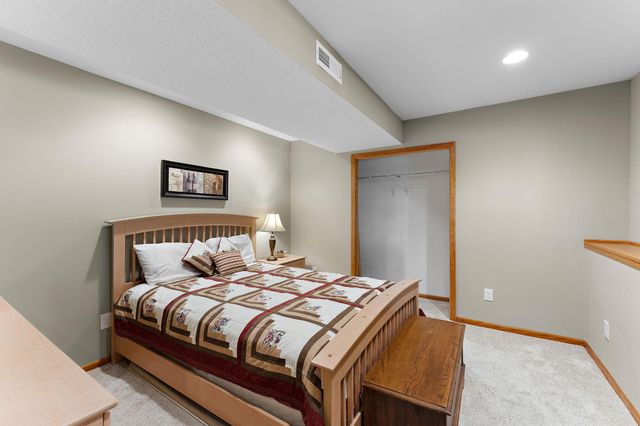 1946 Lochaven Alcove, Woodbury, MN 55125