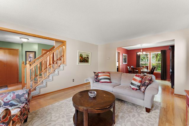 1946 Lochaven Alcove, Woodbury, MN 55125