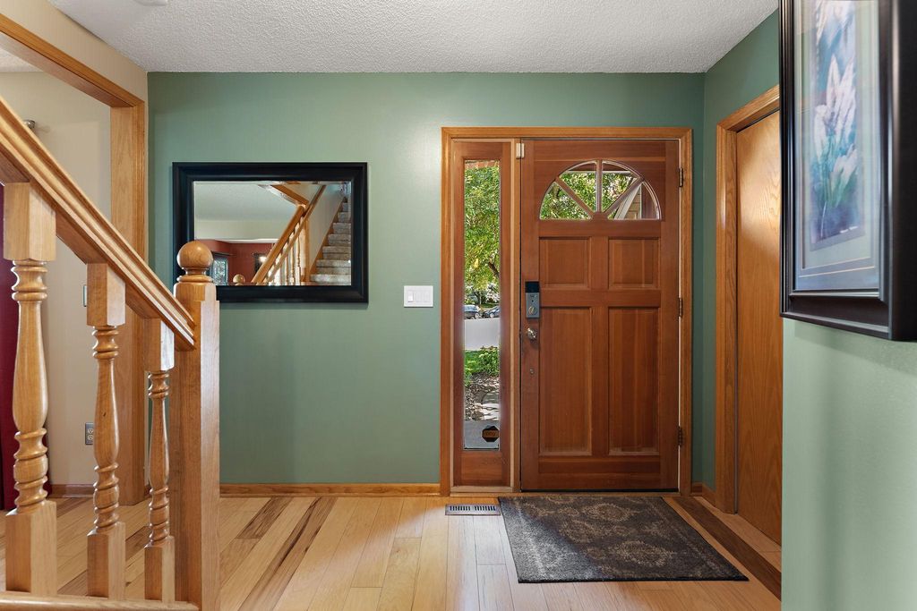 1946 Lochaven Alcove, Woodbury, MN 55125 — photo 4