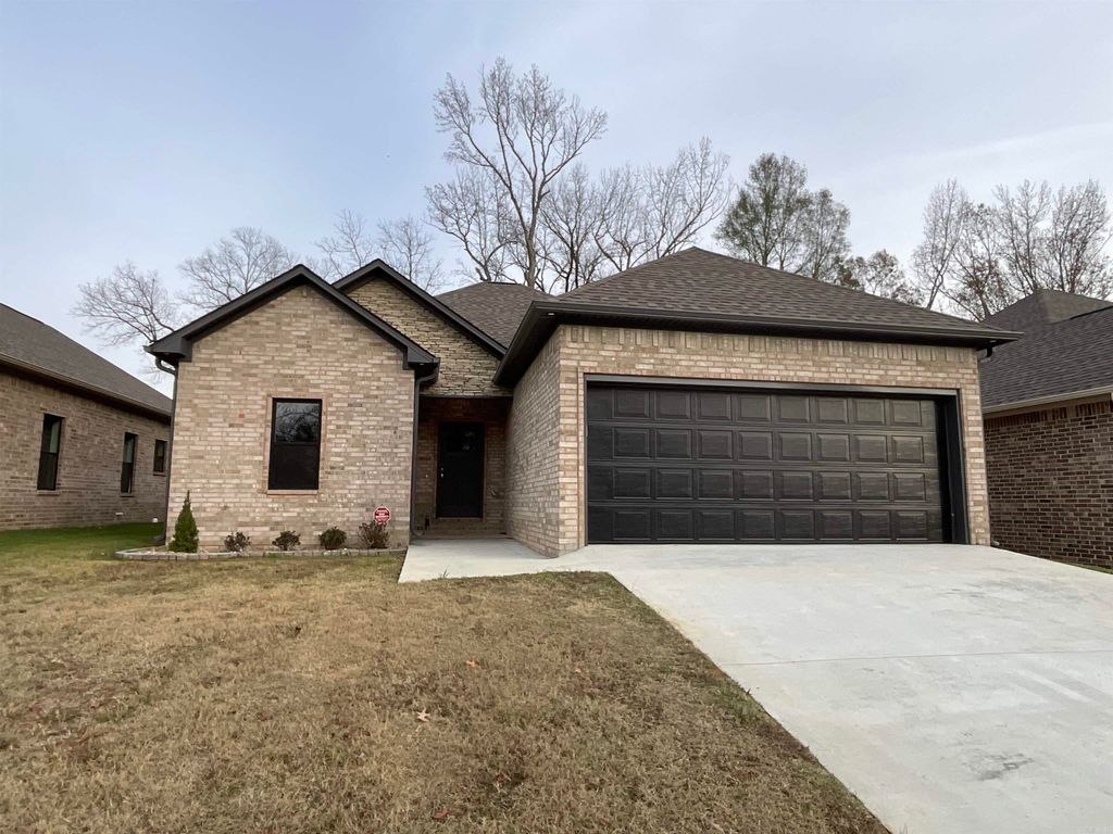 1005 N Jeff Davis Avenue, Jacksonville, AR 72076