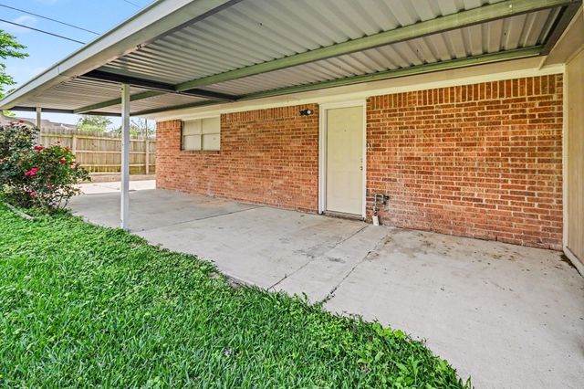 2102 Hillshire Drive, Deer Park, TX 77536