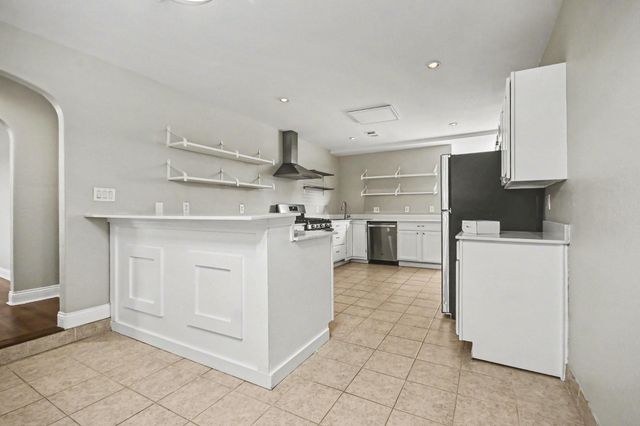 2102 Hillshire Drive, Deer Park, TX 77536