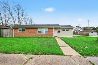 2102 Hillshire Drive, Deer Park, TX 77536