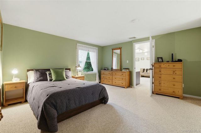 73 Cove Road, Huntington, NY 11743
