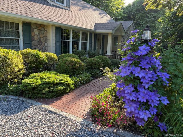 73 Cove Road, Huntington, NY 11743