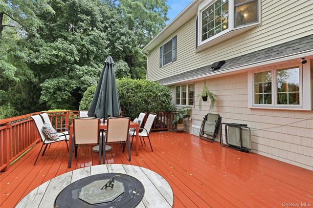 73 Cove Road, Huntington, NY 11743