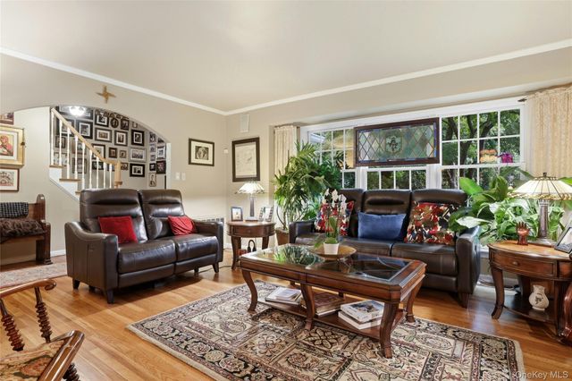73 Cove Road, Huntington, NY 11743