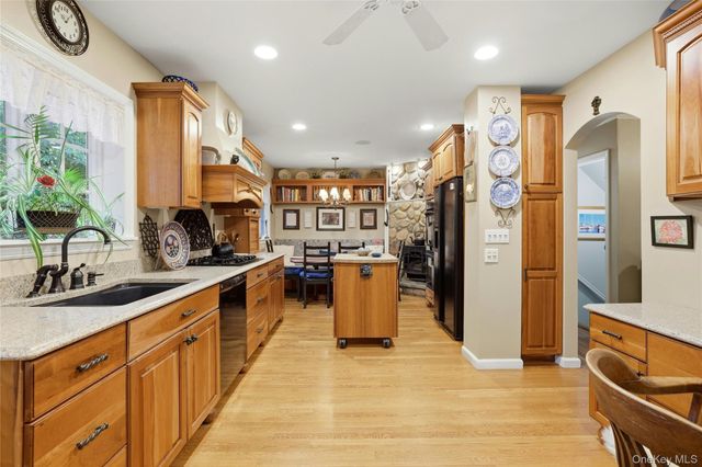 73 Cove Road, Huntington, NY 11743