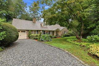 73 Cove Road, Huntington, NY 11743