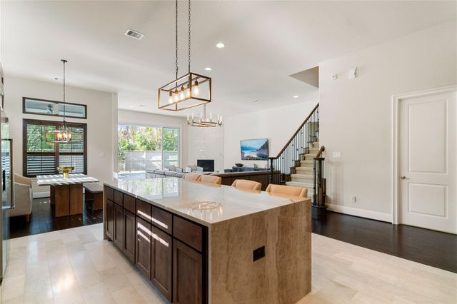 7 Valley Cottage Place, Spring, TX 77389