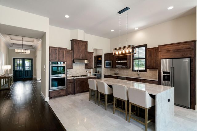 7 Valley Cottage Place, Spring, TX 77389